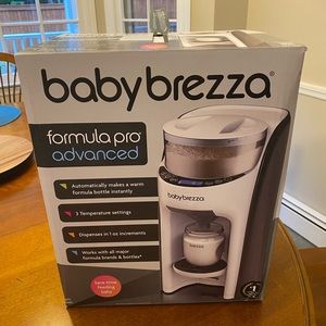 BRAND NEW! Baby Brezza Formula Pro Advanced. NEVER USED.